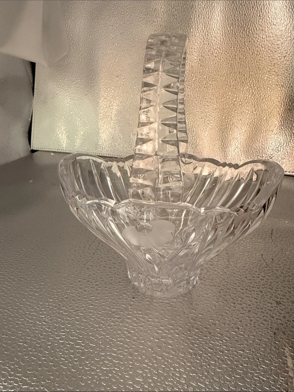 Vintage stunning Princess House Heritage Romance Collection Glass Basket